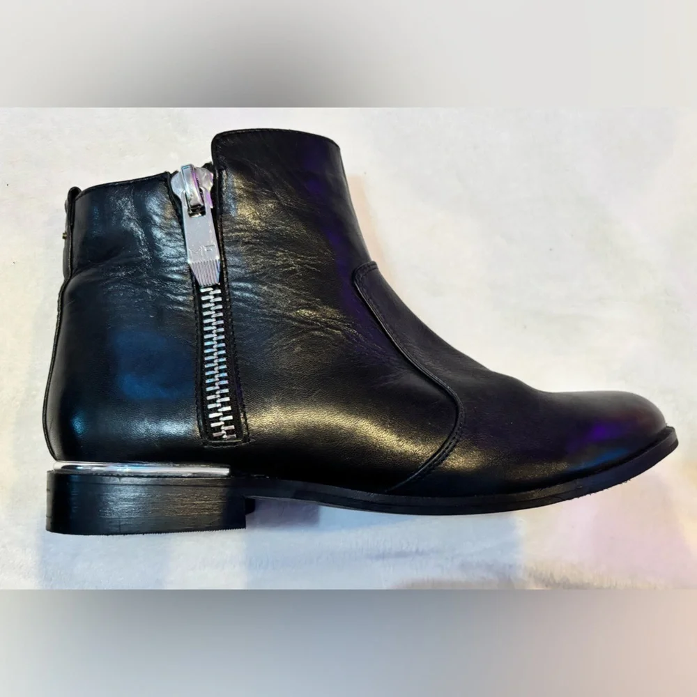 Marc Fisher Black Leather Rail Ankle Boots Side Zip Silver Accent 6M